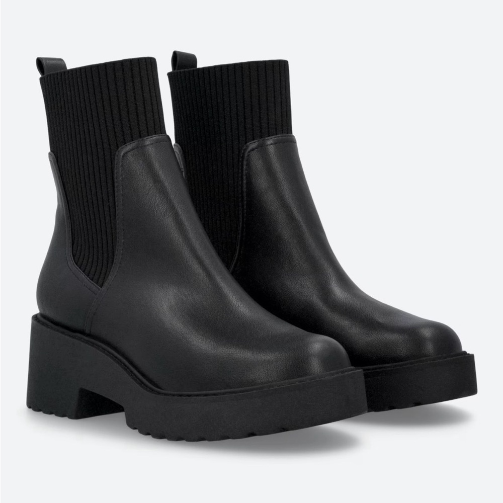 Dolce Vita size 8 Black Zeppelin Boots